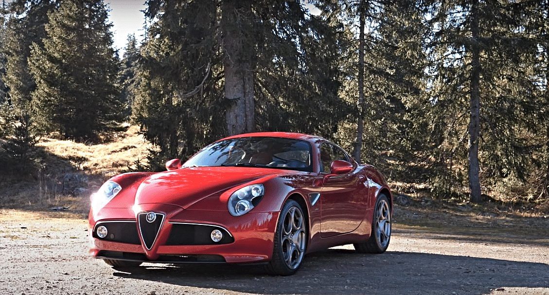 Red 2009 Alfa Romeo 8C Competizione front