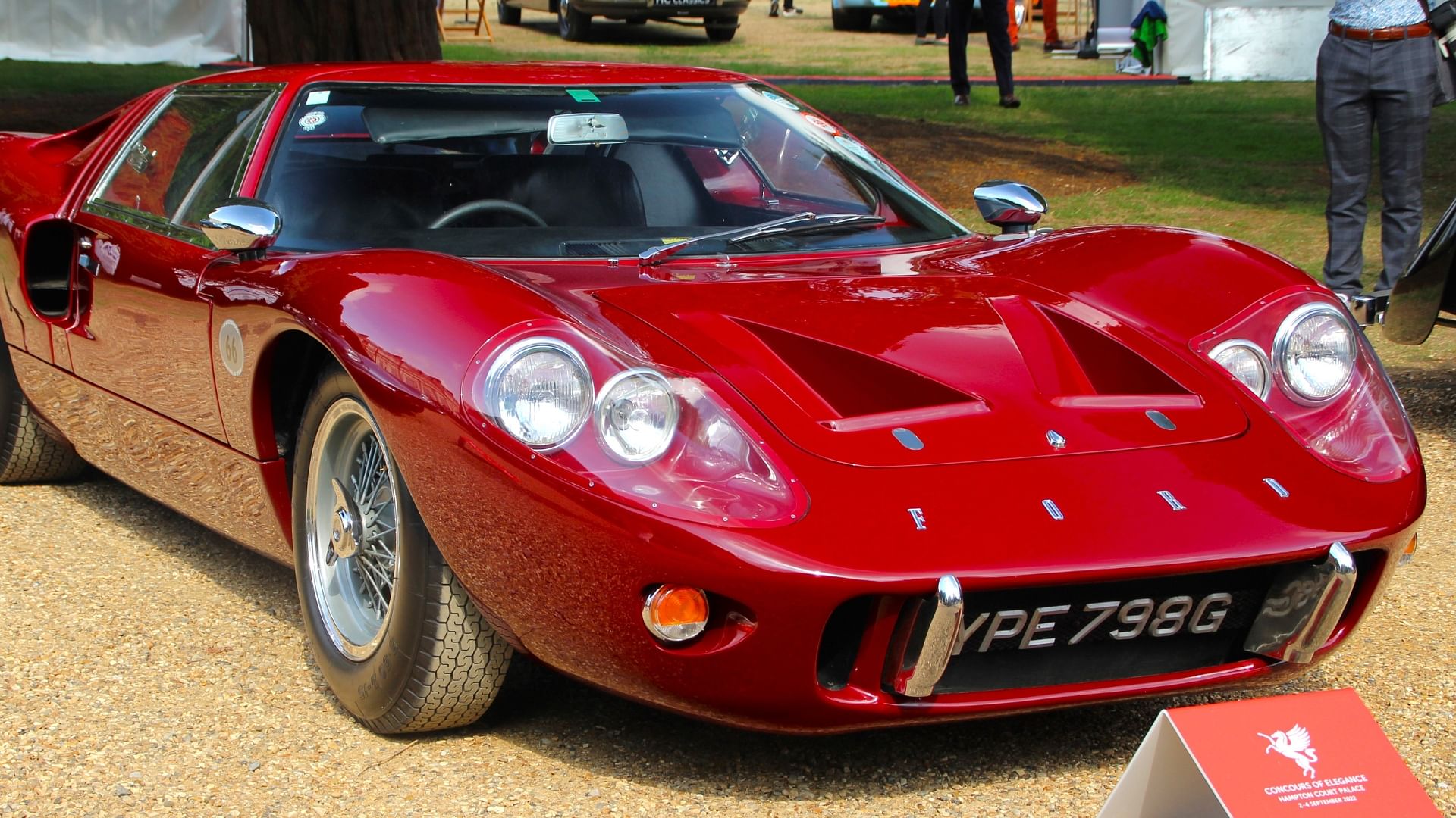 ford gt 40 in red