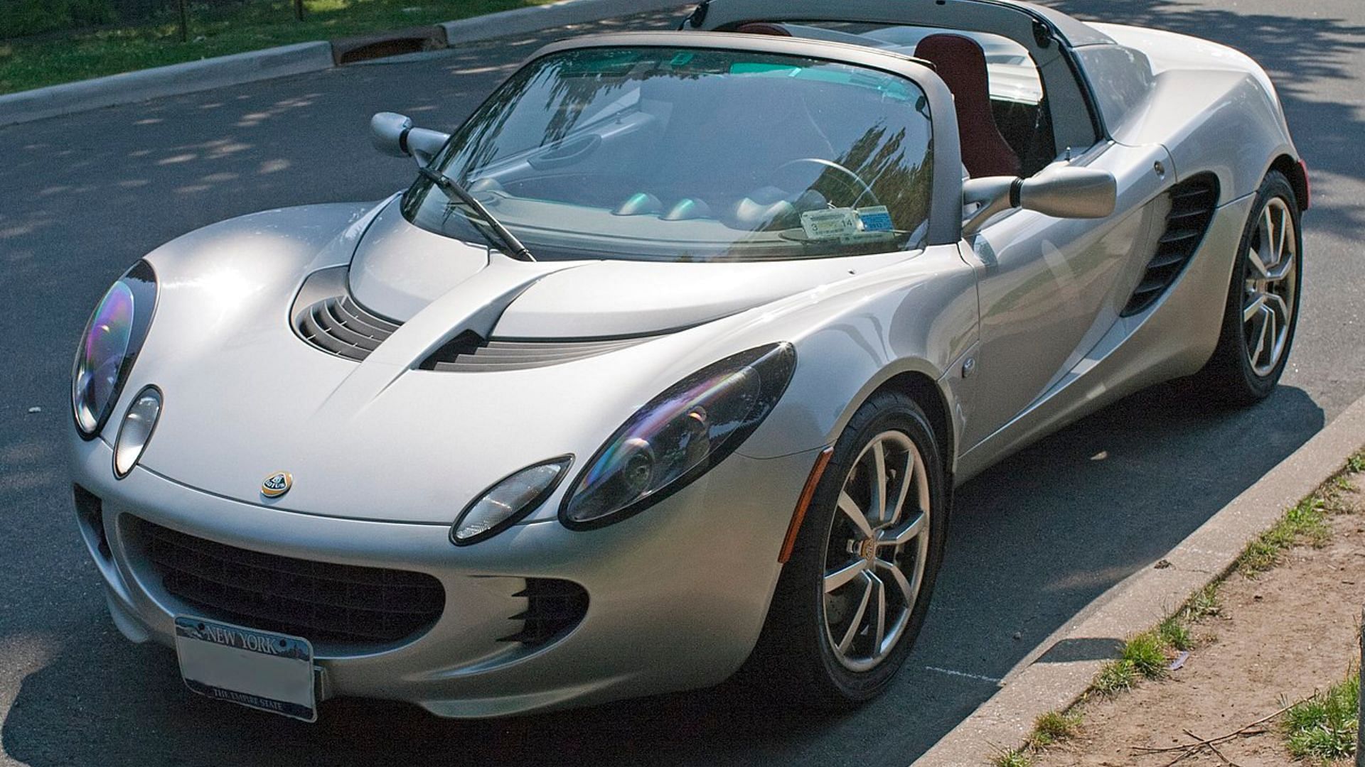 2005 Lotus Elise US version 