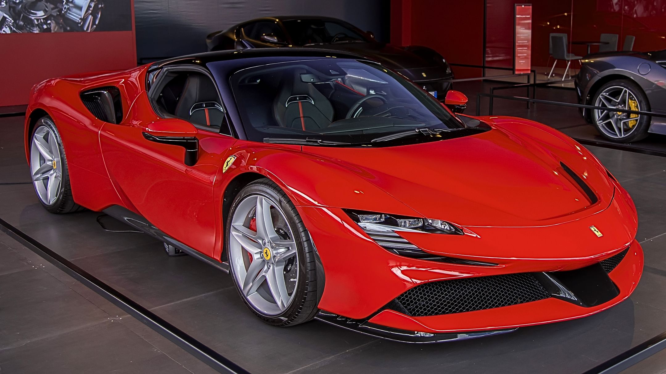 ferrari sf90 in red