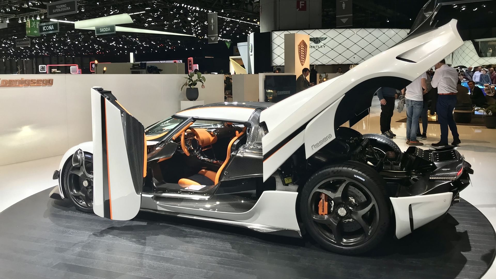 koenigsegg jesko in white