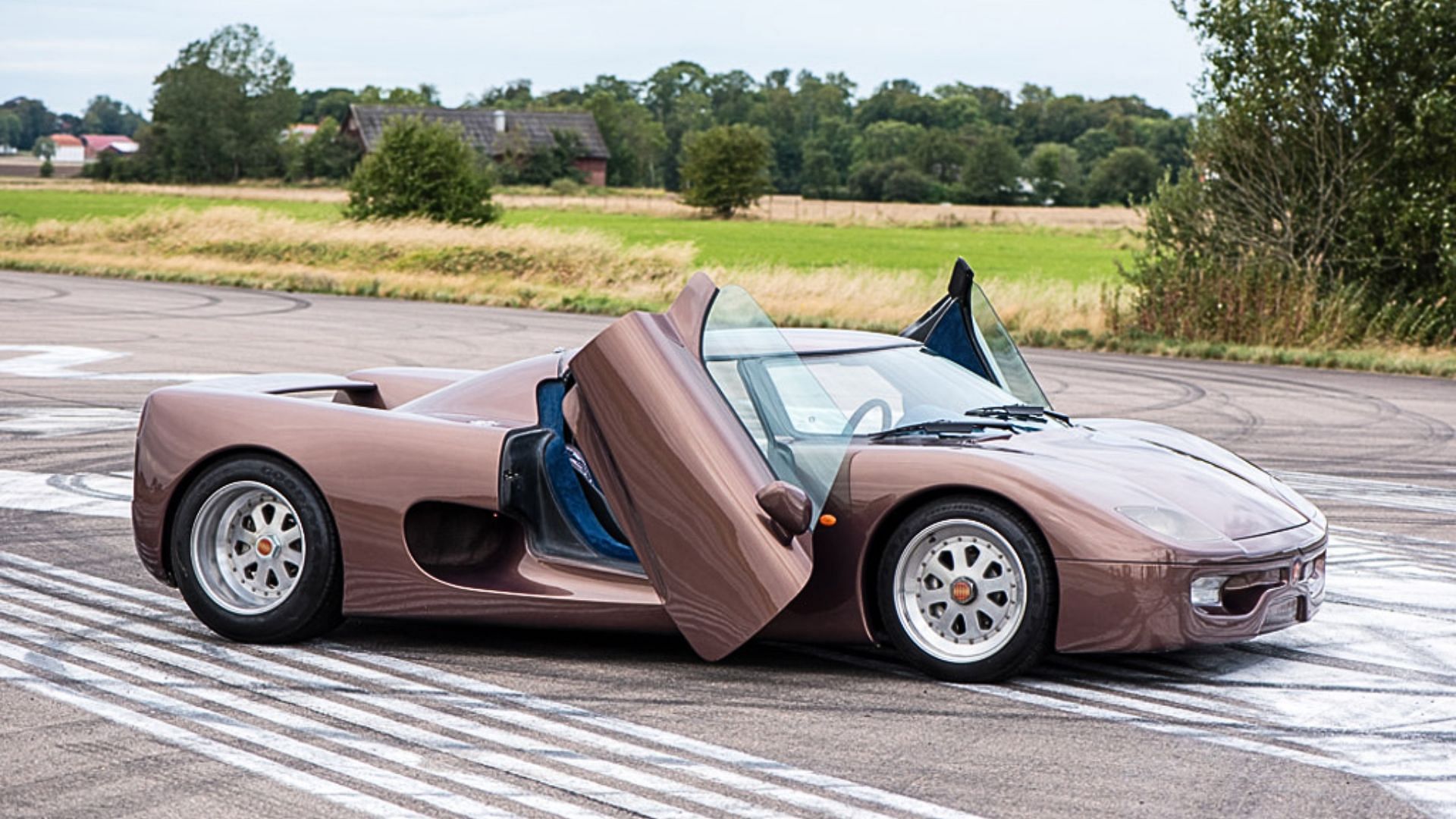 koenigsegg ccx in brown