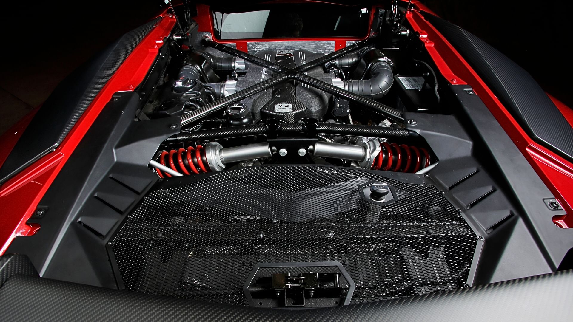 Lamborghini Aventador engine