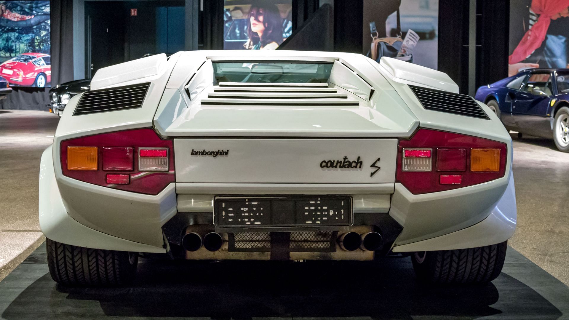 lamborghini countach in white