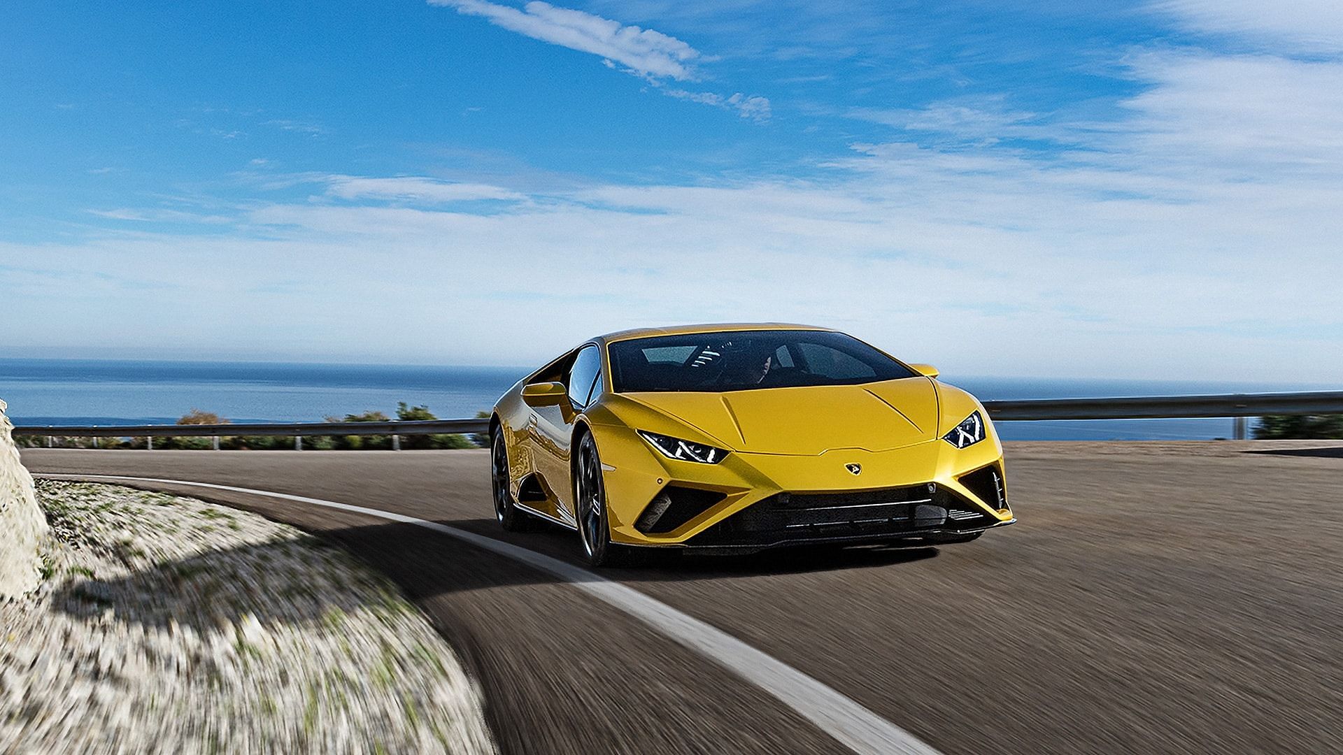 huracan in yellow