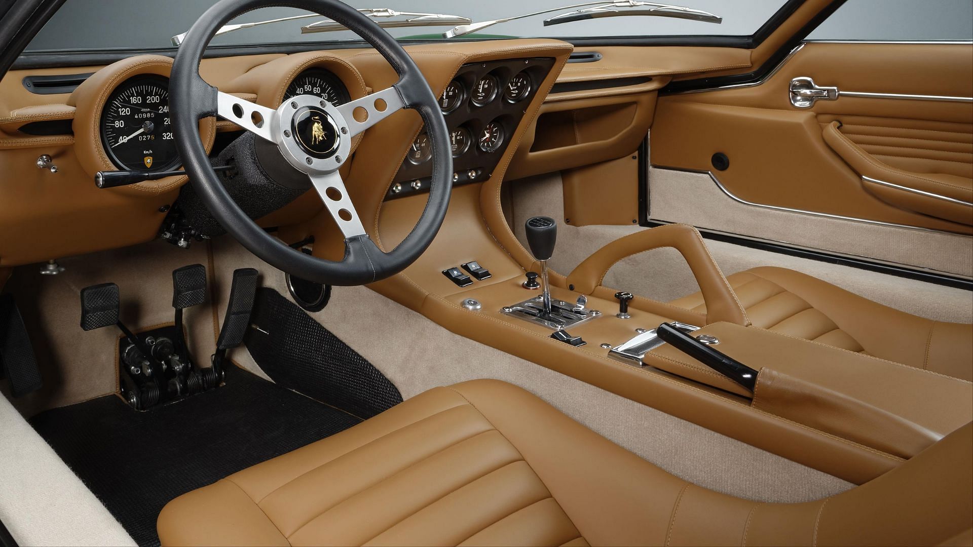 Lamborghini miura interior