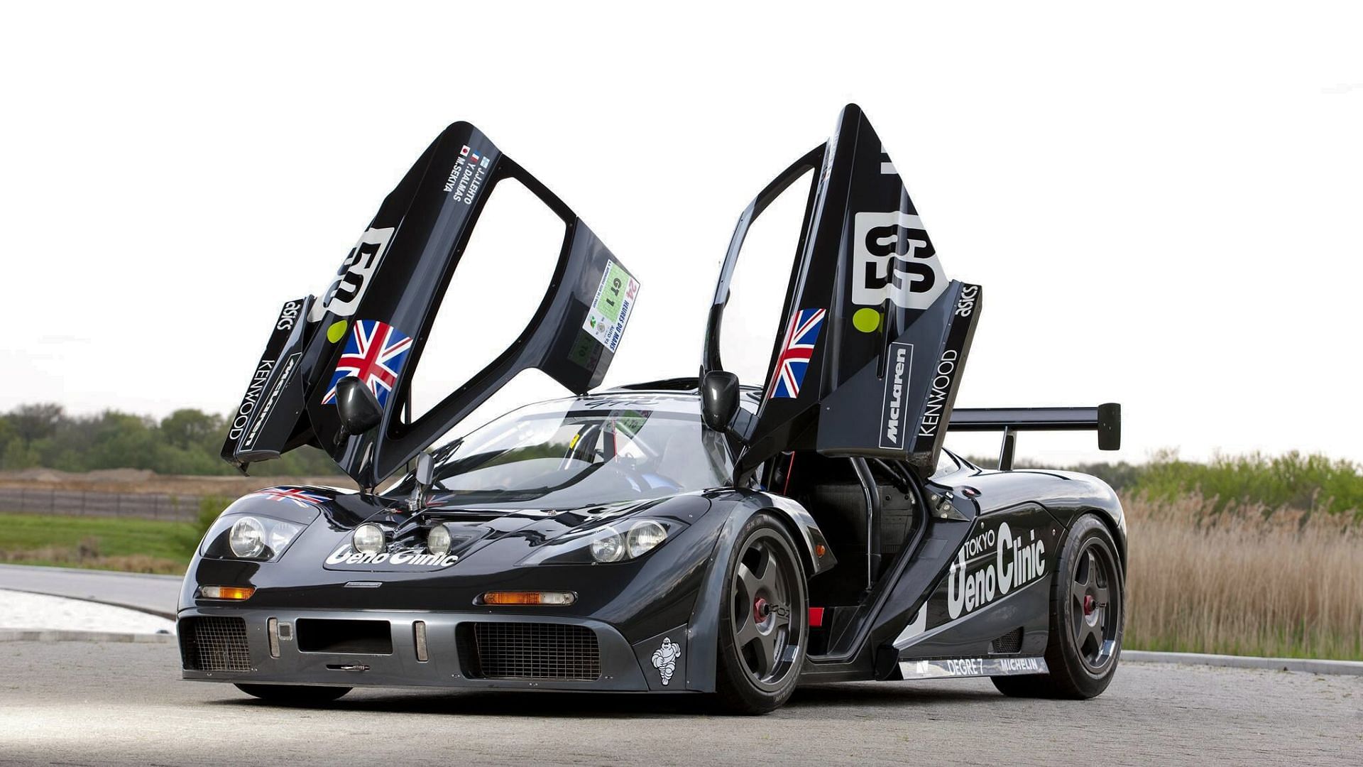 mclaren f1 lm racecar